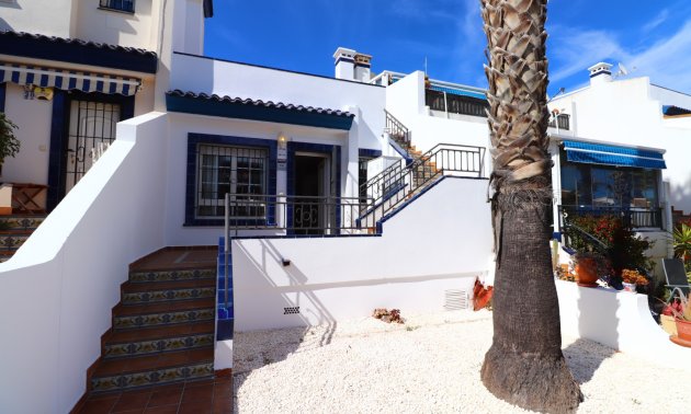 Resale - Bungalow -
Orihuela Costa - Villamartin