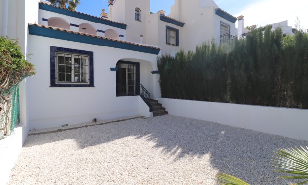 Resale - Bungalow -
Orihuela Costa - Villamartin