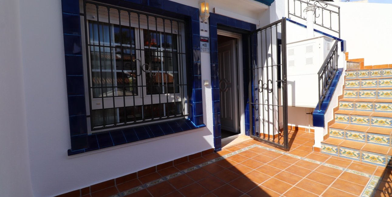 Resale - Bungalow -
Orihuela Costa - Villamartin