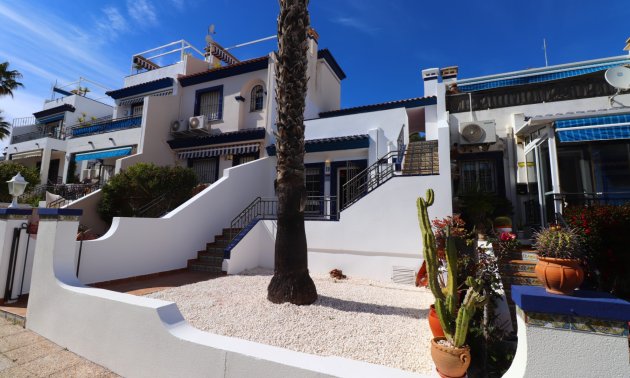 Resale - Bungalow -
Orihuela Costa - Villamartin