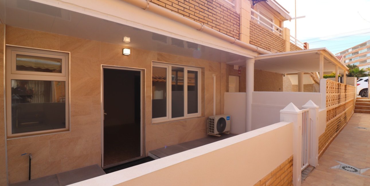 Resale - Apartment / flat -
Torrevieja - Torre La Mata