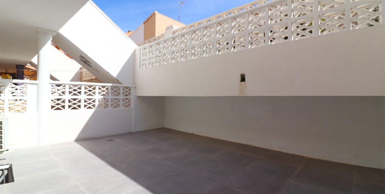 Resale - Apartment / flat -
Torrevieja - Torre La Mata