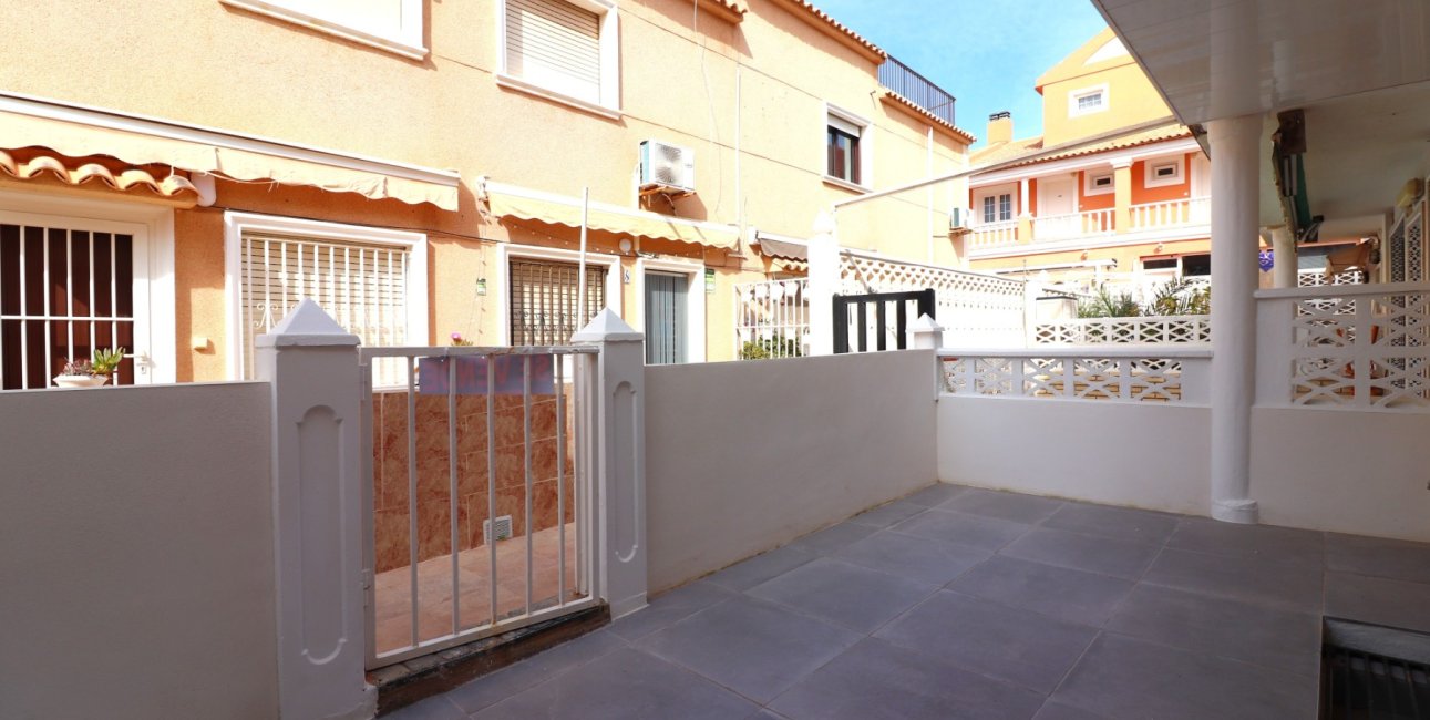 Resale - Apartment / flat -
Torrevieja - Torre La Mata