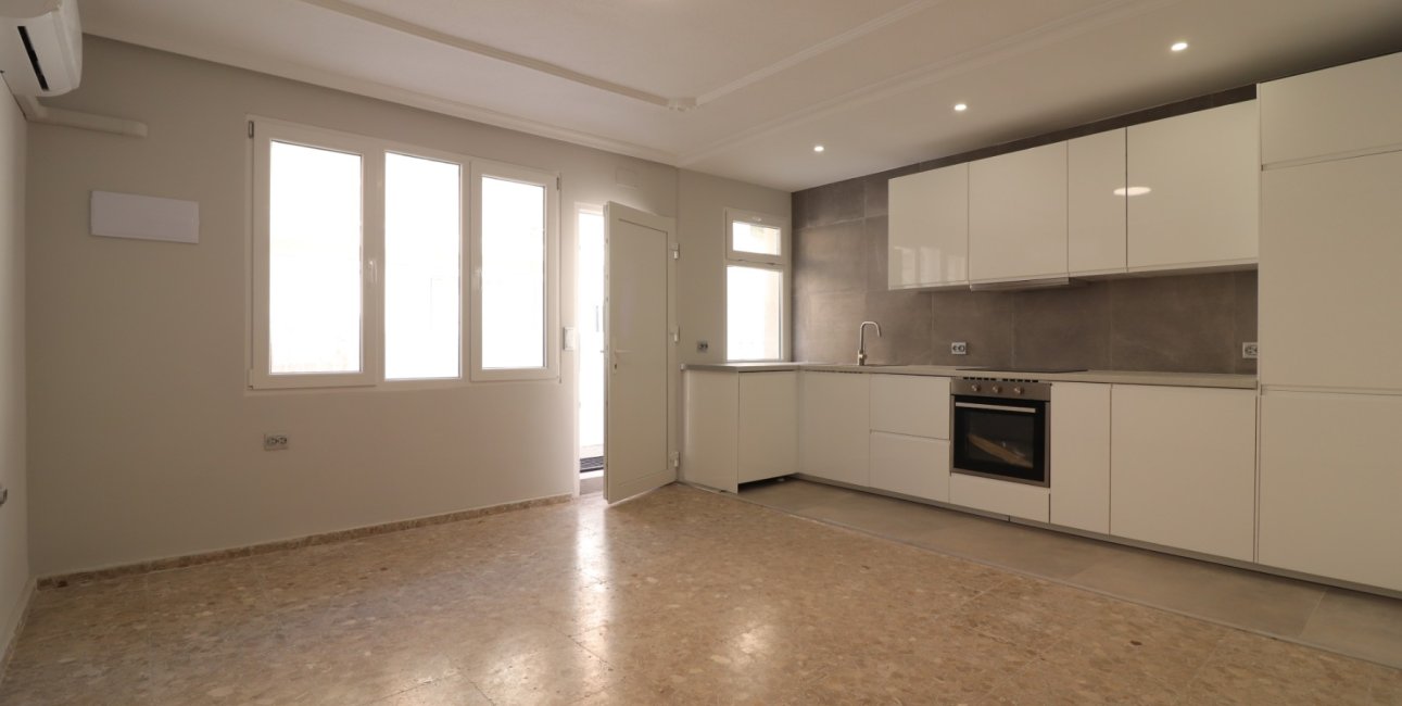 Resale - Apartment / flat -
Torrevieja - Torre La Mata