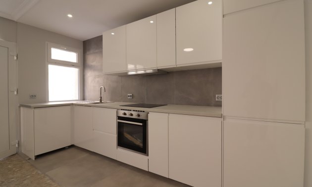 Resale - Apartment / flat -
Torrevieja - Torre La Mata