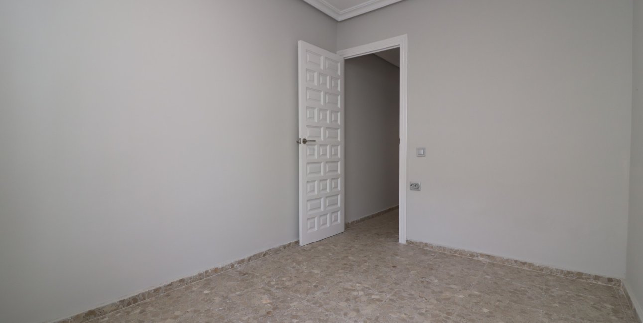 Resale - Apartment / flat -
Torrevieja - Torre La Mata