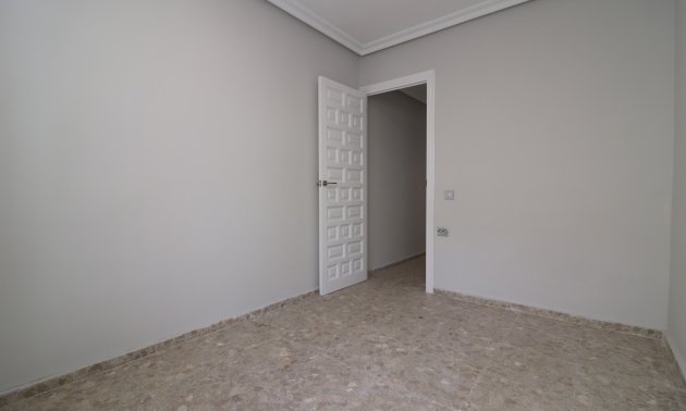 Resale - Apartment / flat -
Torrevieja - Torre La Mata