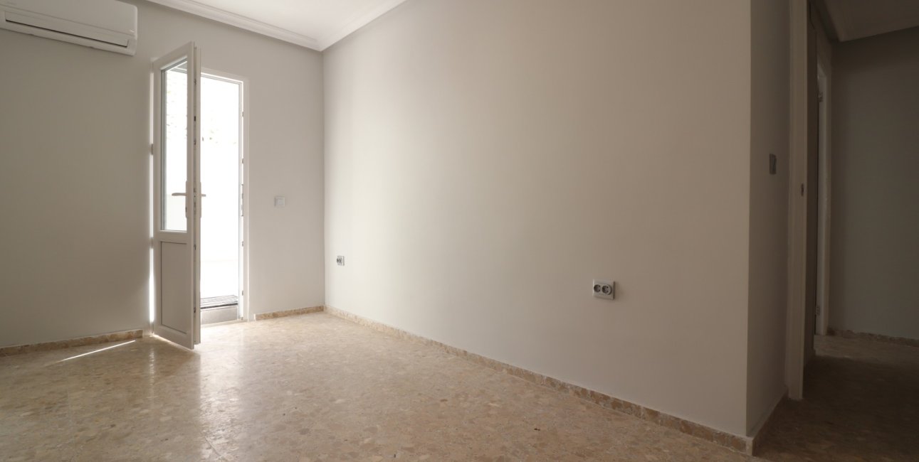 Resale - Apartment / flat -
Torrevieja - Torre La Mata