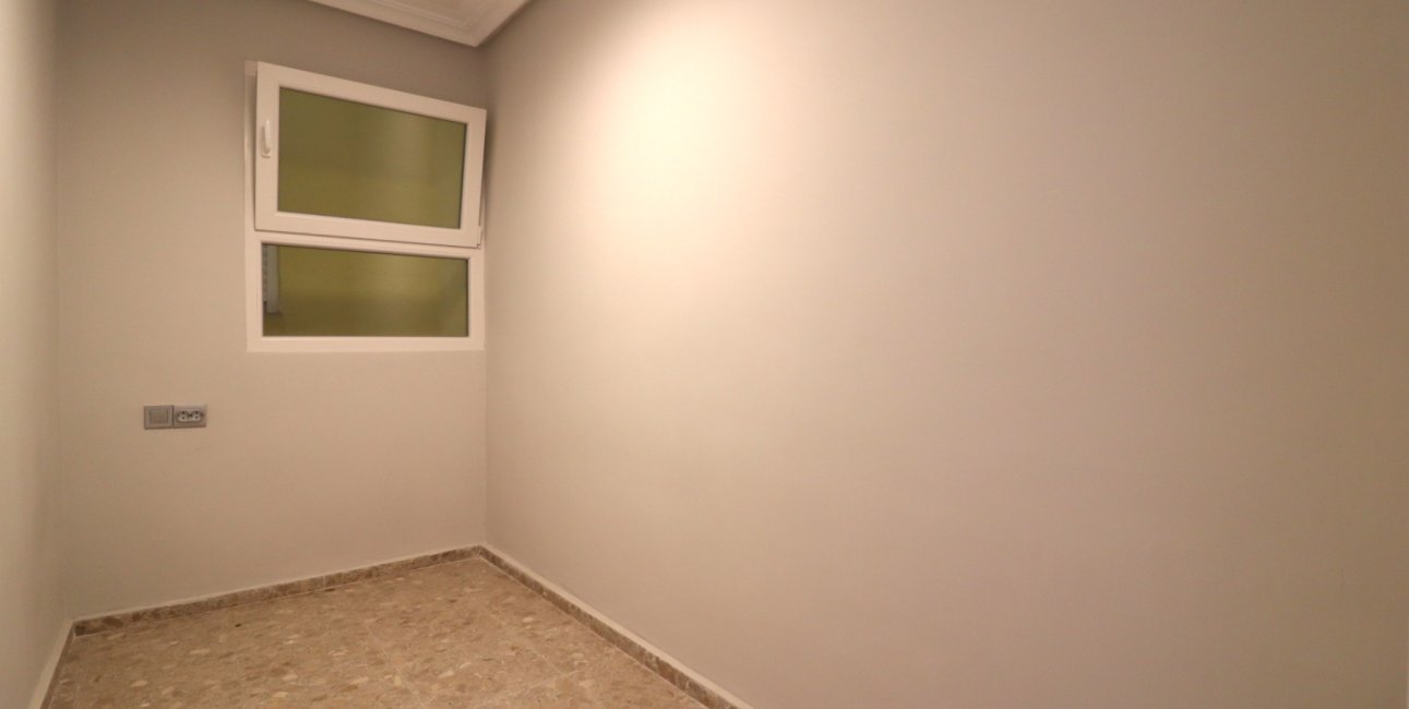 Resale - Apartment / flat -
Torrevieja - Torre La Mata