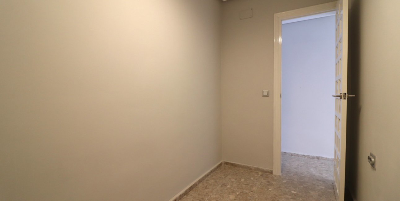 Resale - Apartment / flat -
Torrevieja - Torre La Mata