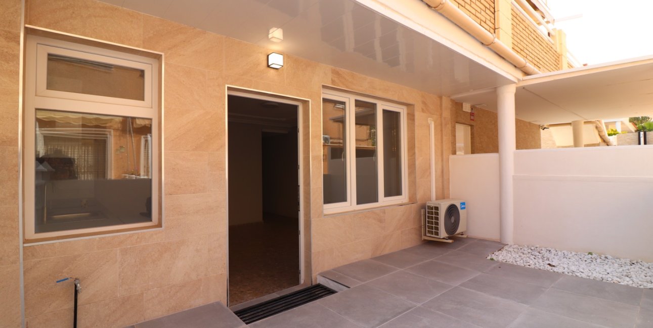 Resale - Apartment / flat -
Torrevieja - Torre La Mata