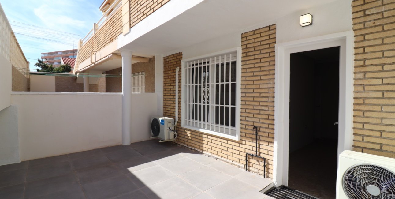 Resale - Apartment / flat -
Torrevieja - Torre La Mata
