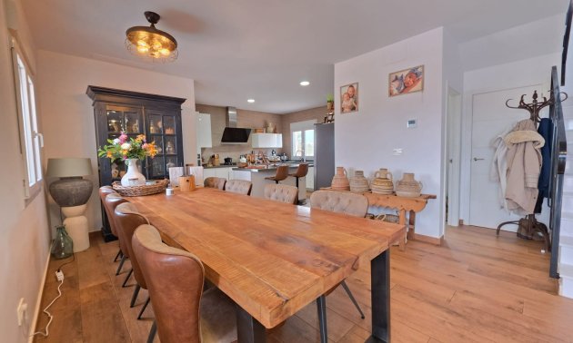 Resale - Country House -
Pinoso - Pinoso - Country