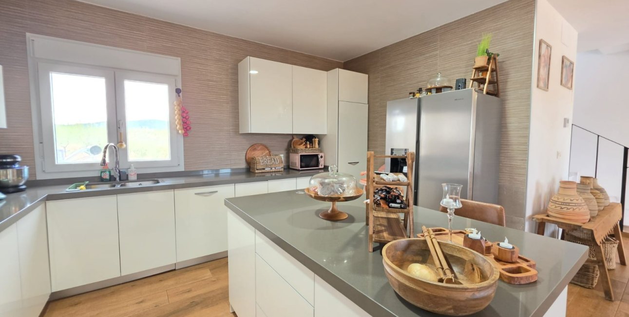 Resale - Country House -
Pinoso - Pinoso - Country