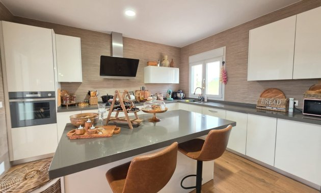 Resale - Country House -
Pinoso - Pinoso - Country