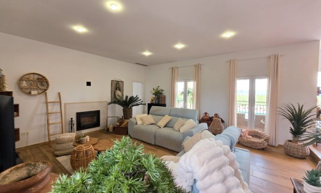 Resale - Country House -
Pinoso - Pinoso - Country