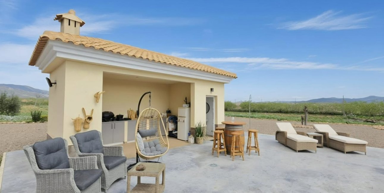 Resale - Country House -
Pinoso - Pinoso - Country