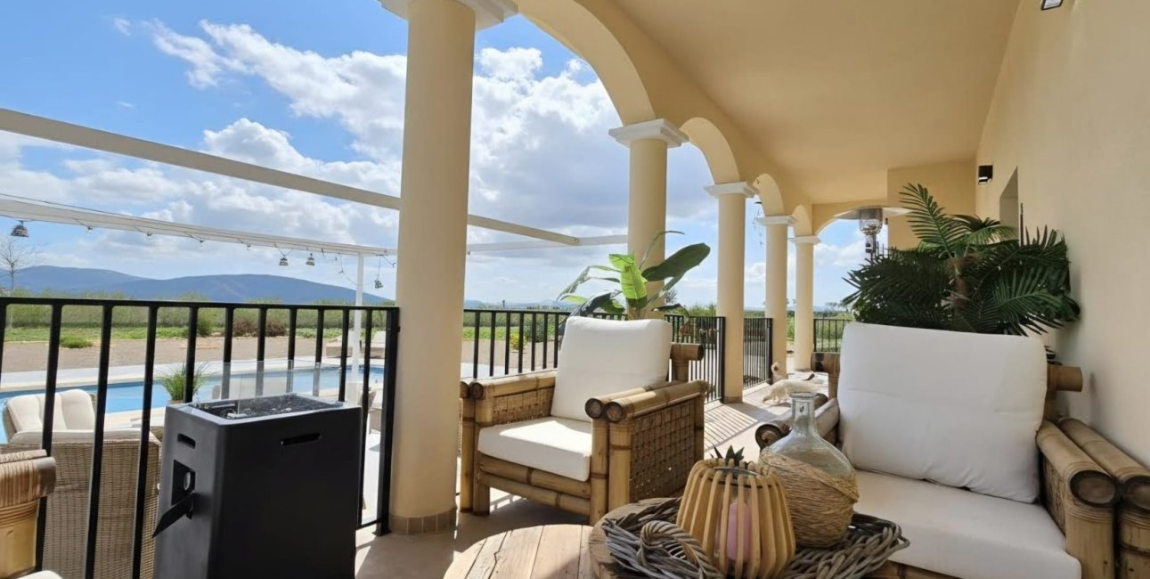 Resale - Country House -
Pinoso - Pinoso - Country