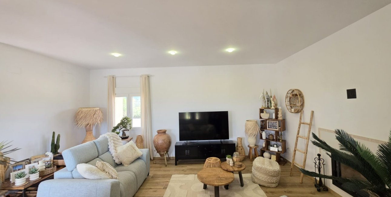 Resale - Country House -
Pinoso - Pinoso - Country