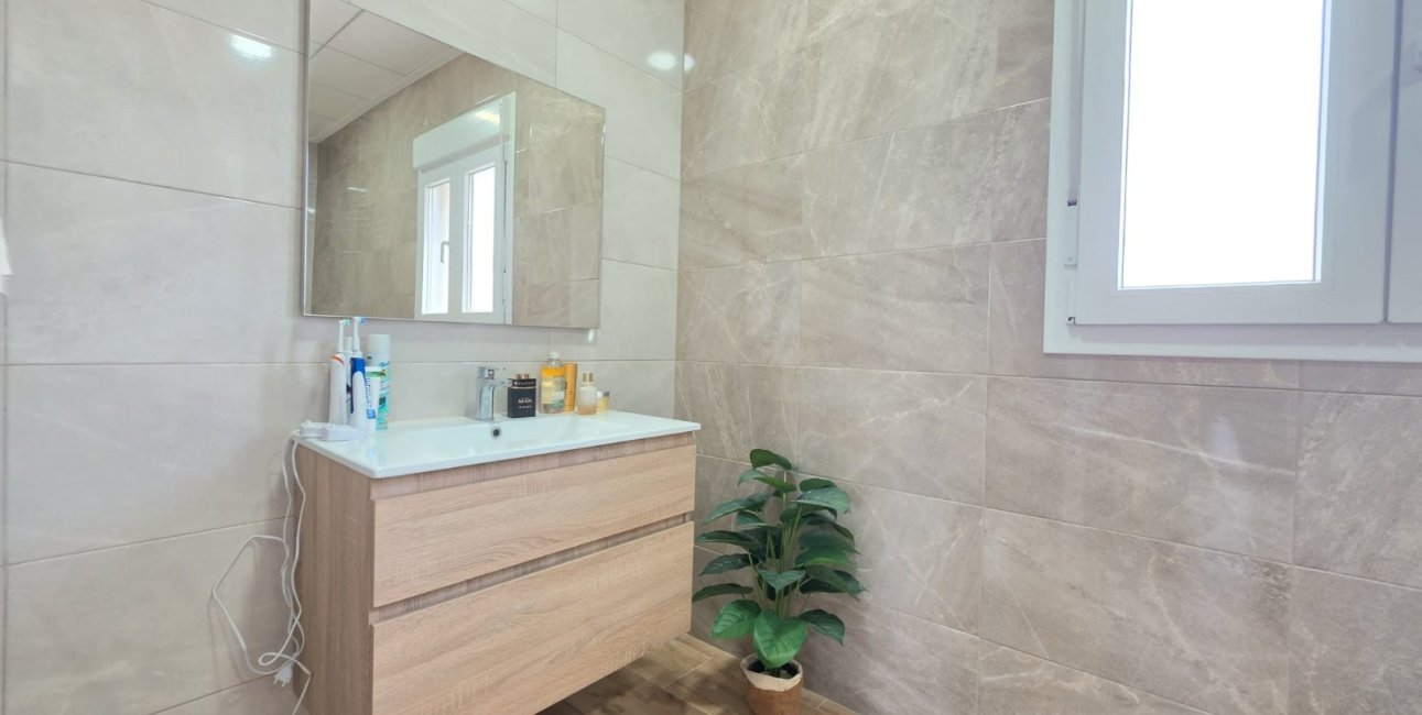 Resale - Country House -
Pinoso - Pinoso - Country