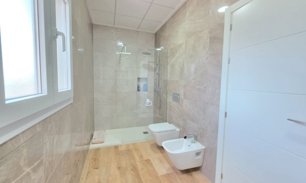 Resale - Country House -
Pinoso - Pinoso - Country