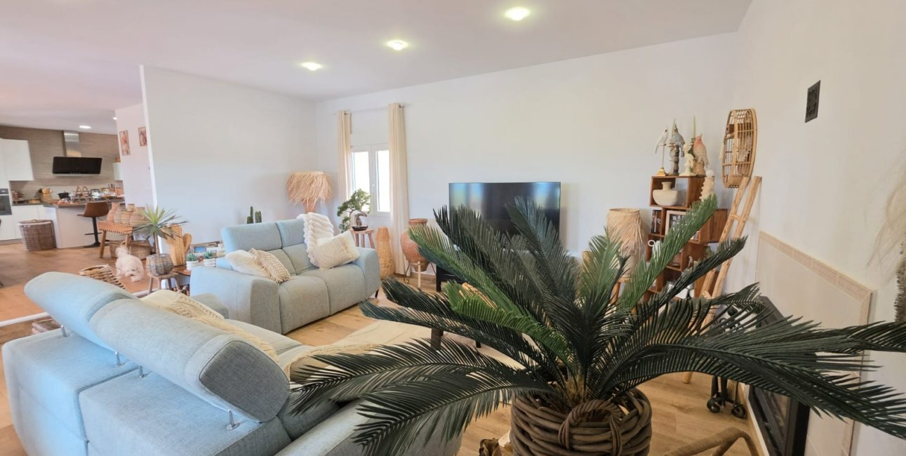 Resale - Country House -
Pinoso - Pinoso - Country