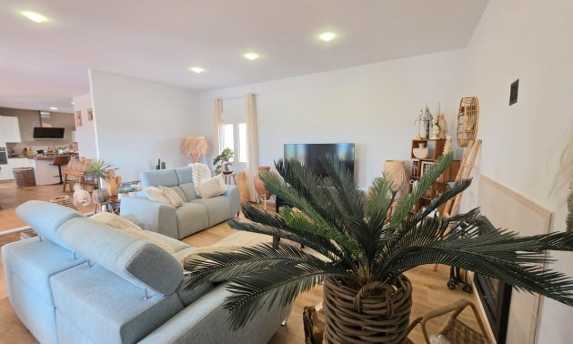 Resale - Country House -
Pinoso - Pinoso - Country