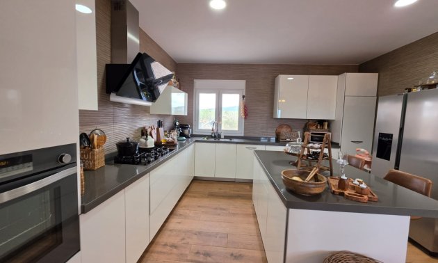 Resale - Country House -
Pinoso - Pinoso - Country