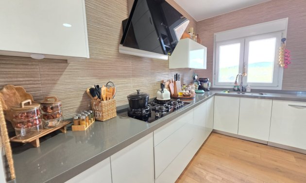 Resale - Country House -
Pinoso - Pinoso - Country