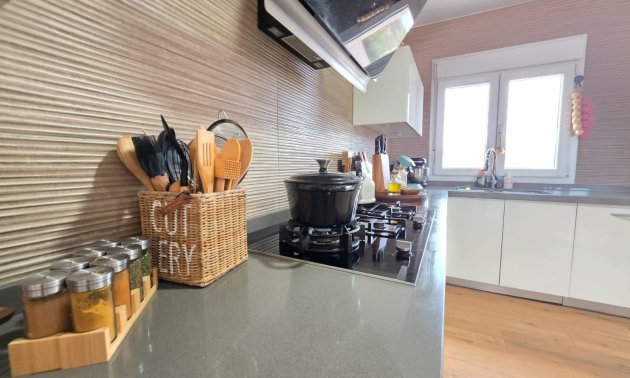 Resale - Country House -
Pinoso - Pinoso - Country