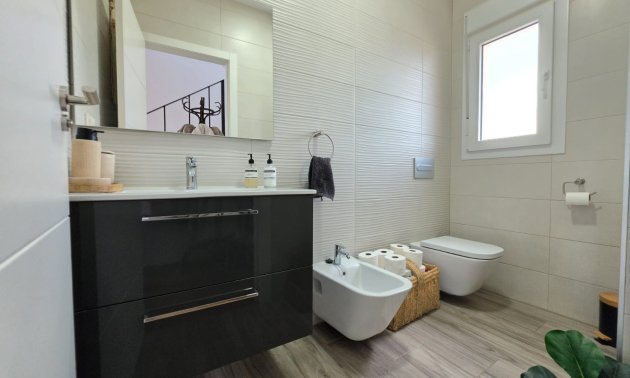 Resale - Country House -
Pinoso - Pinoso - Country