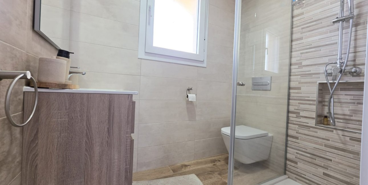 Resale - Country House -
Pinoso - Pinoso - Country