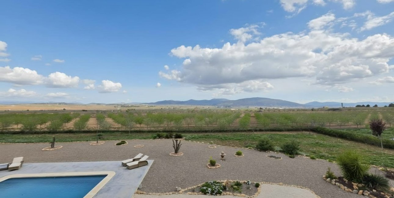 Resale - Country House -
Pinoso - Pinoso - Country