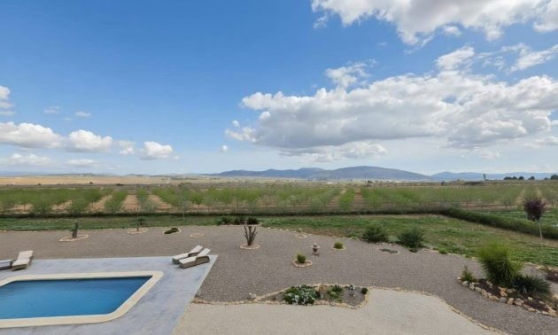 Resale - Country House -
Pinoso - Pinoso - Country