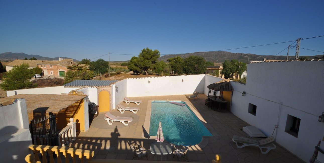 Resale - Country House -
Pinoso - Pinoso - Town