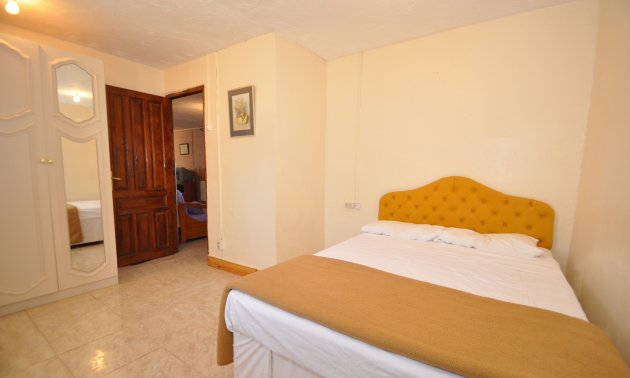 Resale - Country House -
Pinoso - Pinoso - Town