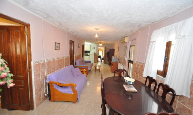 Resale - Country House -
Pinoso - Pinoso - Town