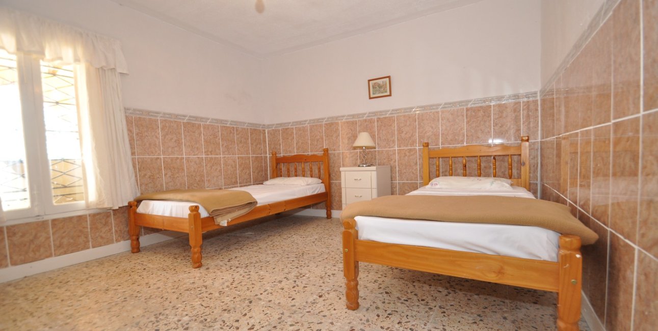 Resale - Country House -
Pinoso - Pinoso - Town