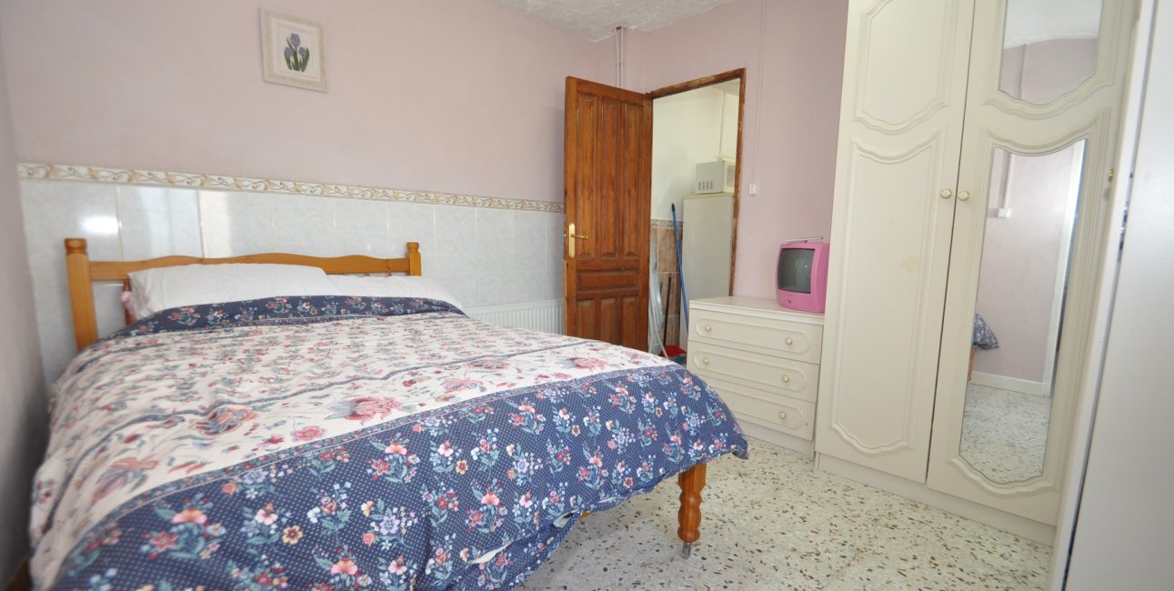 Resale - Country House -
Pinoso - Pinoso - Town
