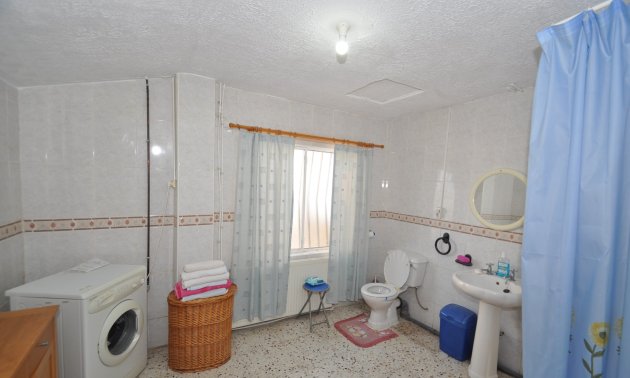 Resale - Country House -
Pinoso - Pinoso - Town