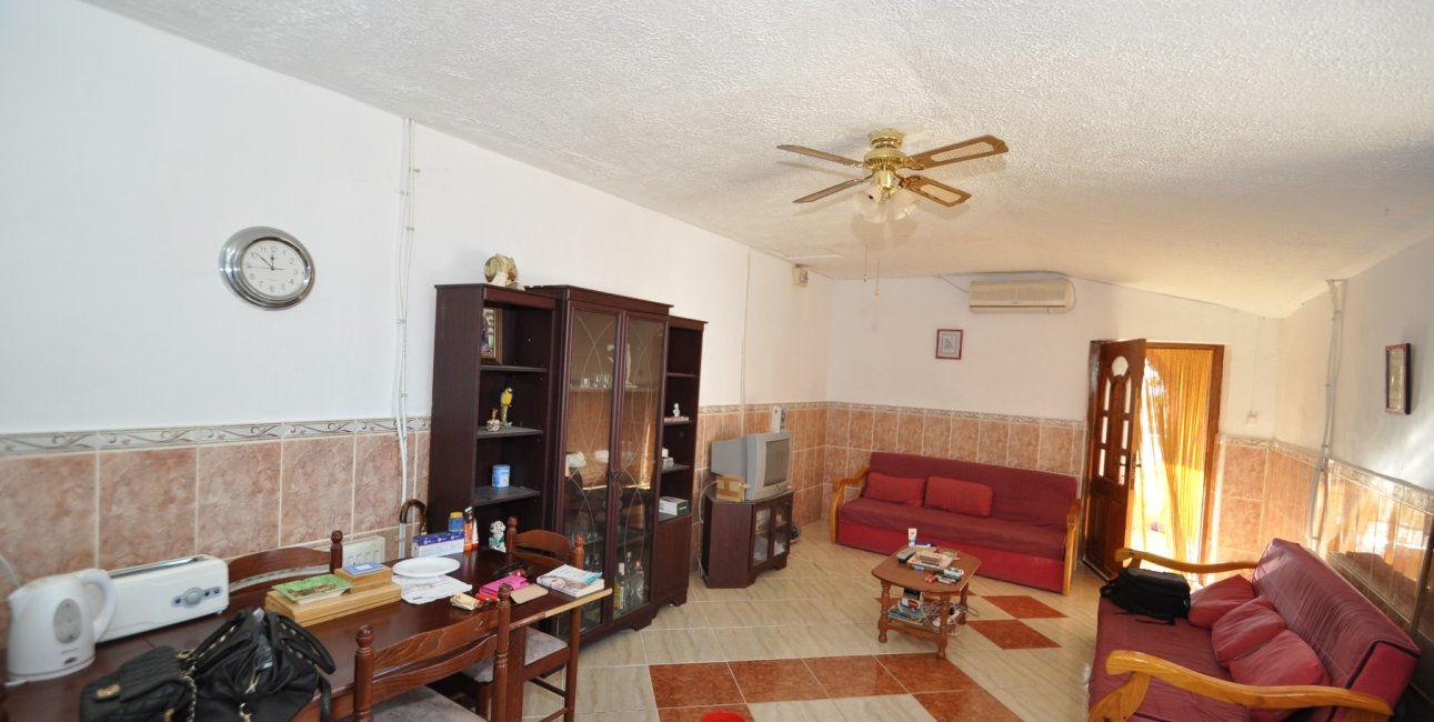 Resale - Country House -
Pinoso - Pinoso - Town