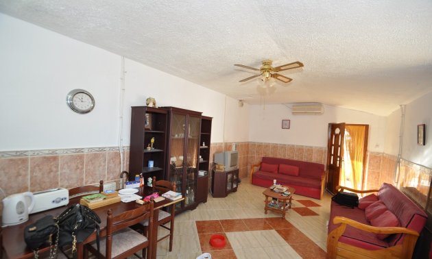 Resale - Country House -
Pinoso - Pinoso - Town