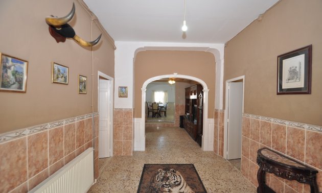 Resale - Country House -
Pinoso - Pinoso - Town