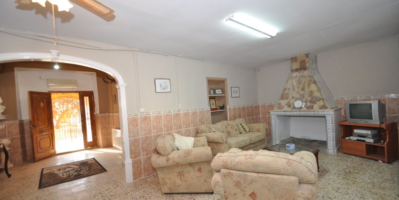 Resale - Country House -
Pinoso - Pinoso - Town