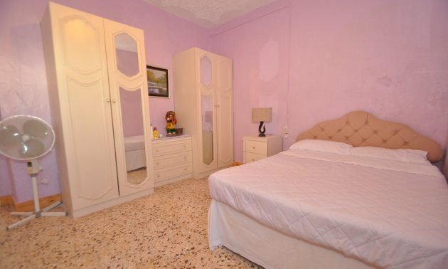 Resale - Country House -
Pinoso - Pinoso - Town