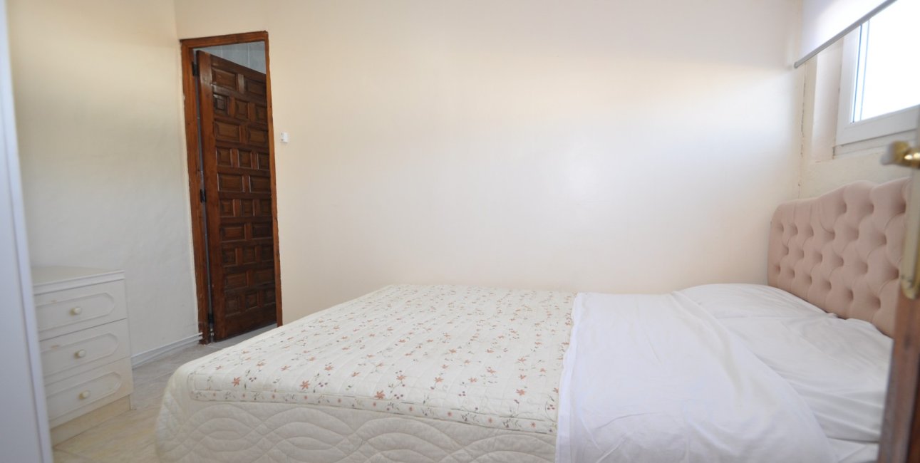 Resale - Country House -
Pinoso - Pinoso - Town