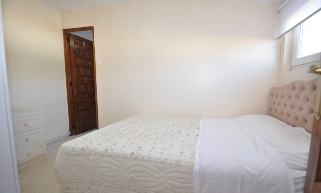 Resale - Country House -
Pinoso - Pinoso - Town