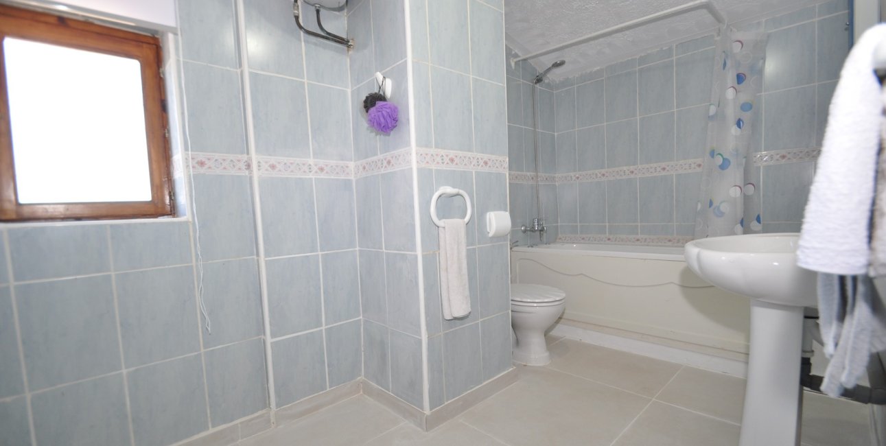 Resale - Country House -
Pinoso - Pinoso - Town