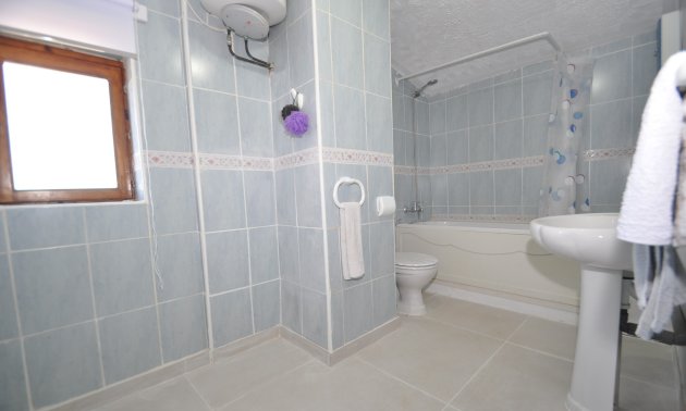 Resale - Country House -
Pinoso - Pinoso - Town