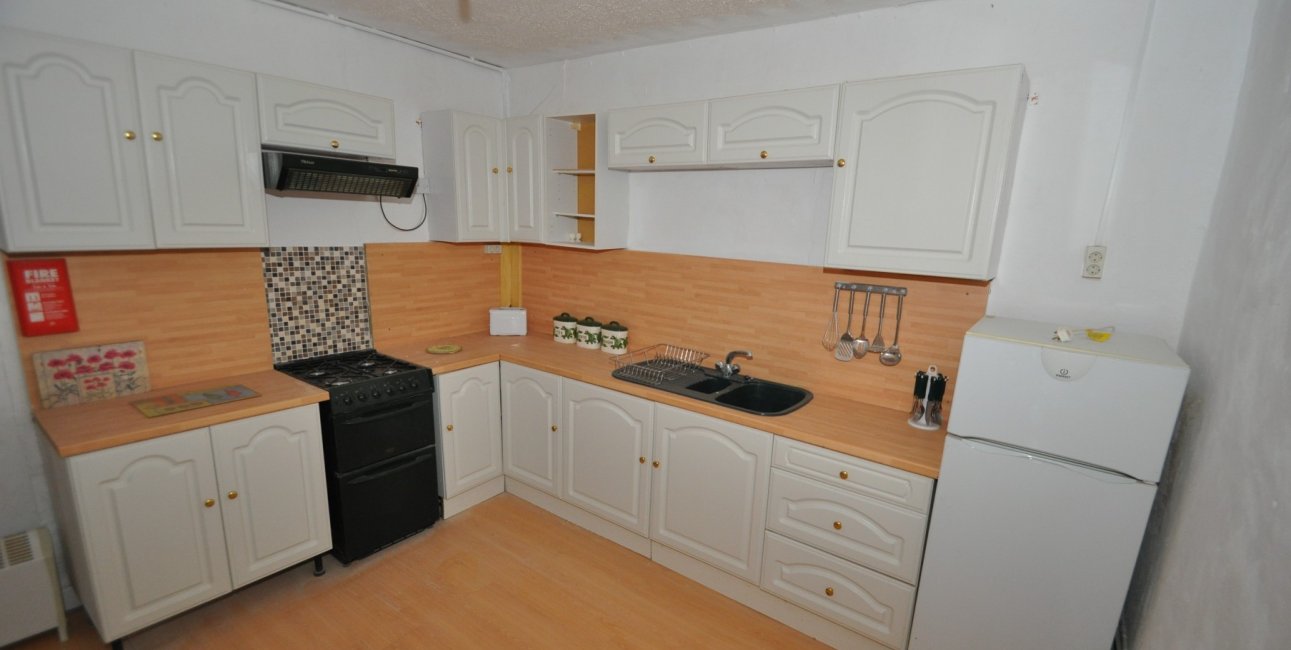 Resale - Country House -
Pinoso - Pinoso - Town